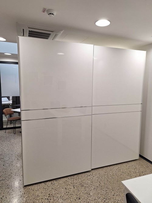 KALLA PIANO GARDEROBNA OMARA 230 CM - EKSPONAT