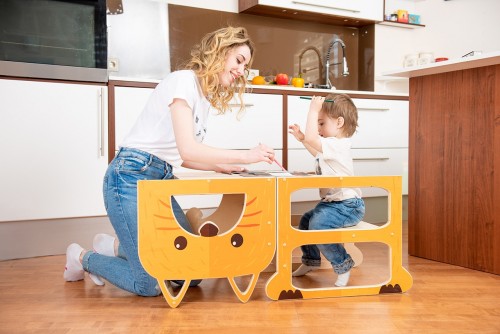2V1 MONTESSORI STOLČEK POMAGALČEK ZA DVA - LISIČKA