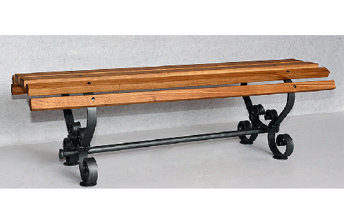 Ročno kovana klop s hrastovimi letvami 150x49cm