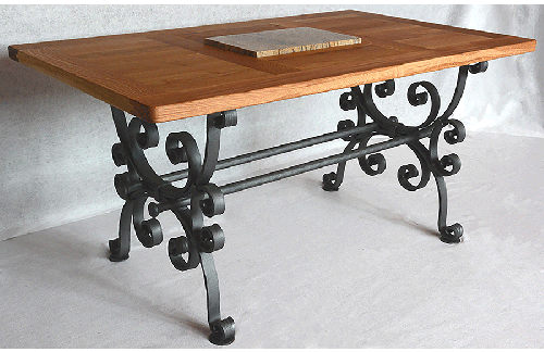 Ročno kovana miza s hrastovo ploščo in kamnitim vstavkom 150x90cm 