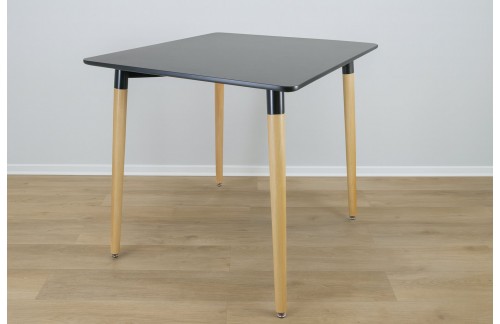 Kvadratna miza Vire (črn)